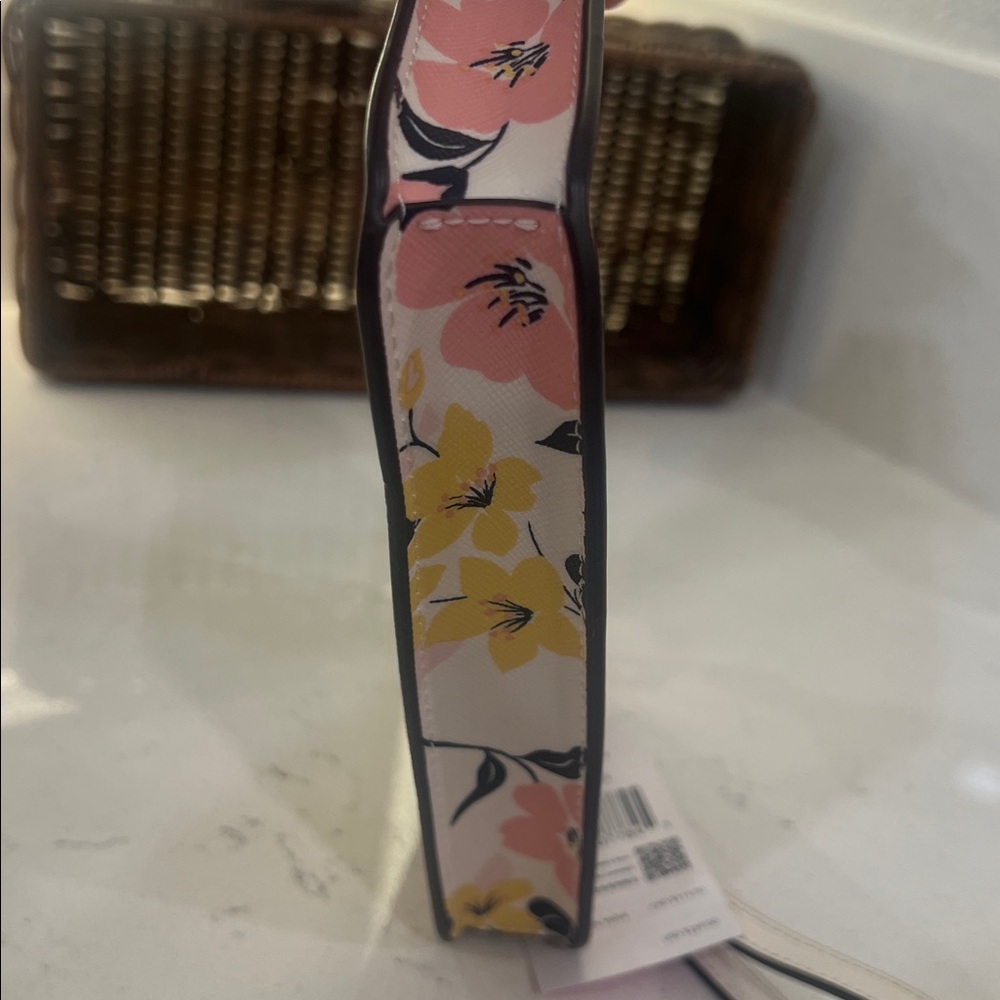 Kate Spade NWT Lily Blooms Printed Trip Wristlet Clutch - Picture 13 of 14